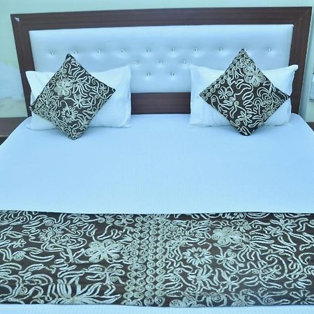 Awesome Home Stay Agra  Dış mekan fotoğraf